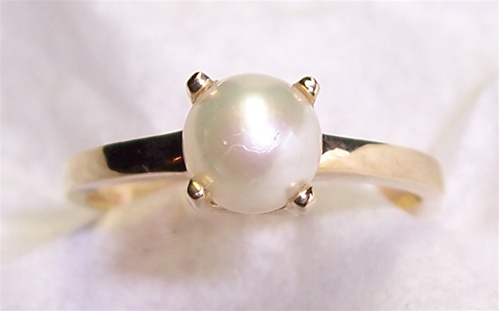 pearl rings for women